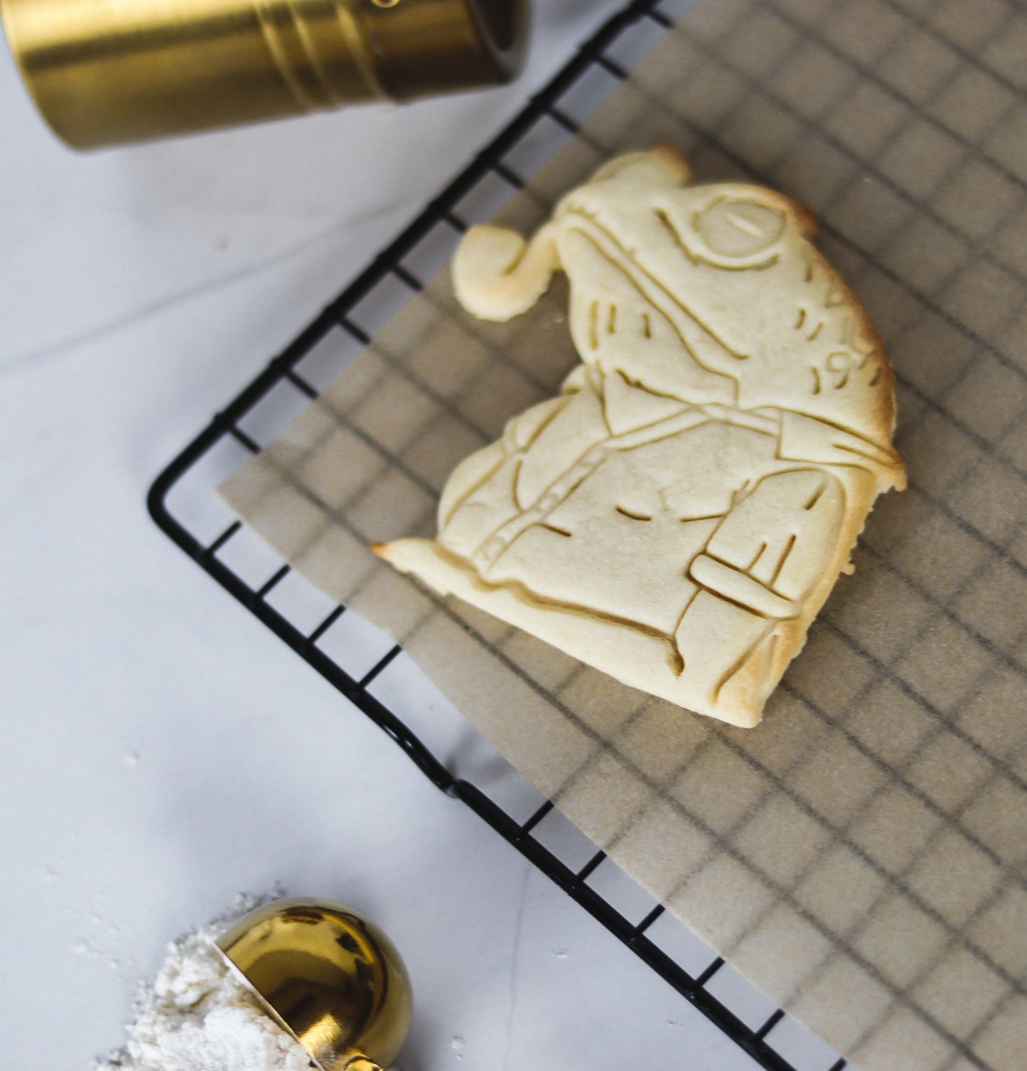 Frog with Pipe Shape Cookie Cutter - A Unique and Fun Baking Accessory