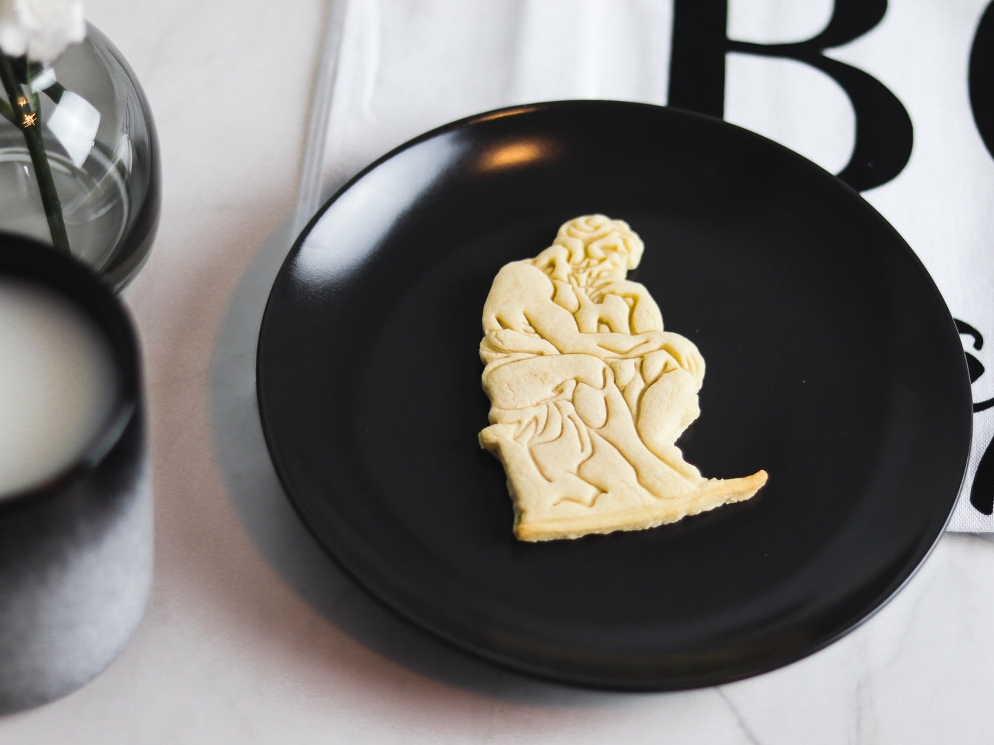 Greek Thinker Cookie Cutter - Biodegradable PLA- Perfect for Cookies - 7.7cm x 10.6cm - Unique Baking Gift for Philosophy Lovers