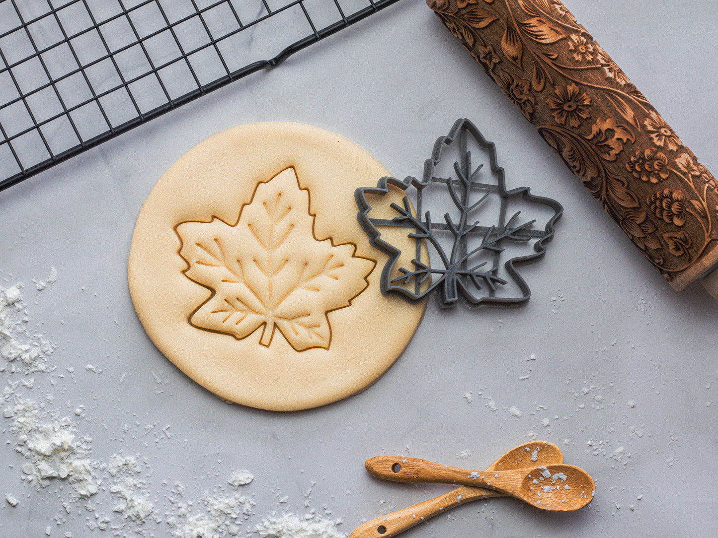 Acorn / Maple Leaf Cookie Cutter - Fondant Stamp Autumn gift idea, biscuit, baking